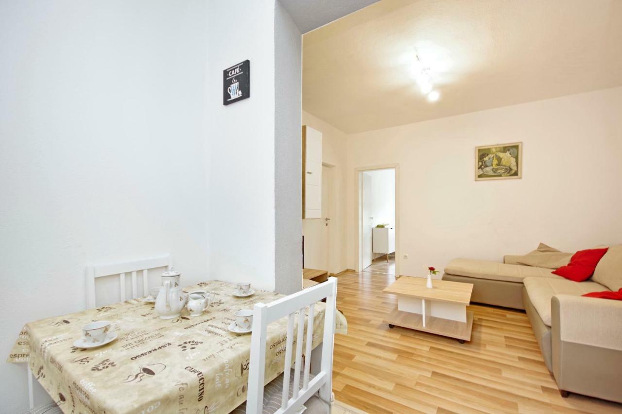 Apartments Andela Makarska Esterno foto