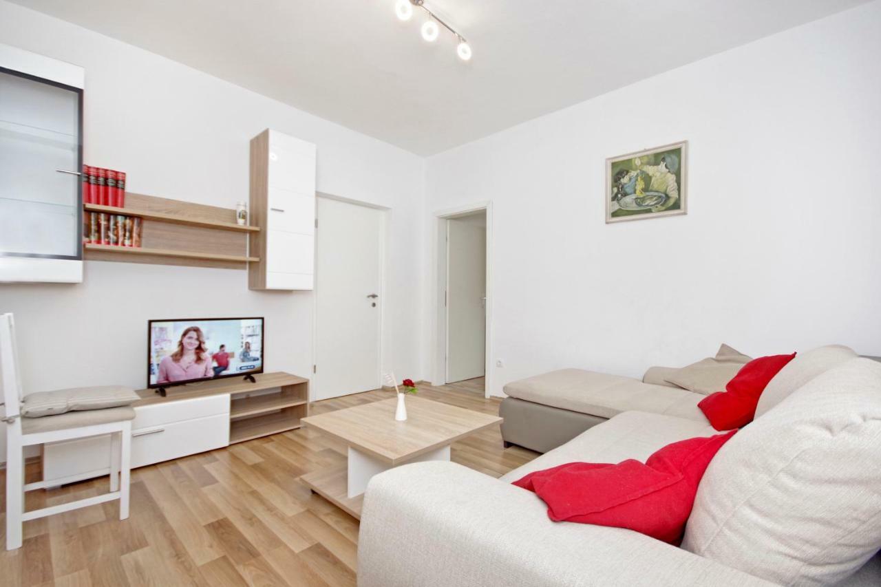 Apartments Andela Makarska Esterno foto