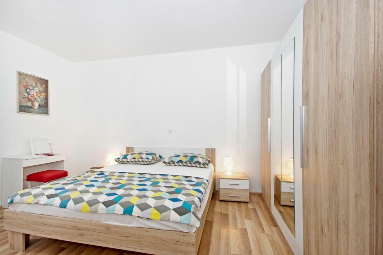 Apartments Andela Makarska Esterno foto